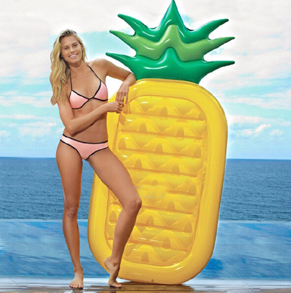 PINEAPPLE POOL FLOAT